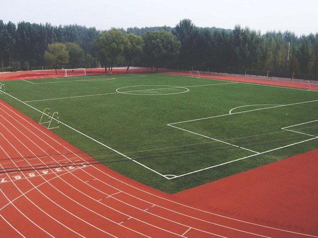 塑膠球場的正規標準是怎樣？
