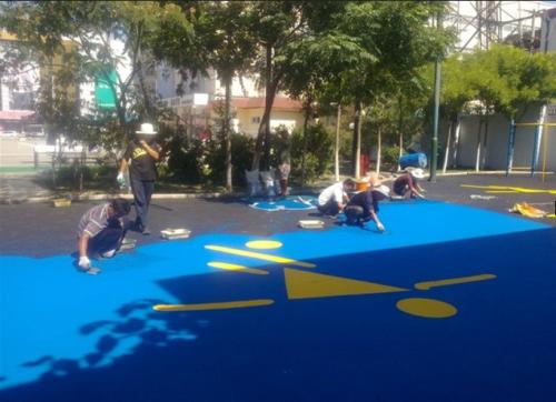 讓你一分鐘學會塑膠跑道施工方法？